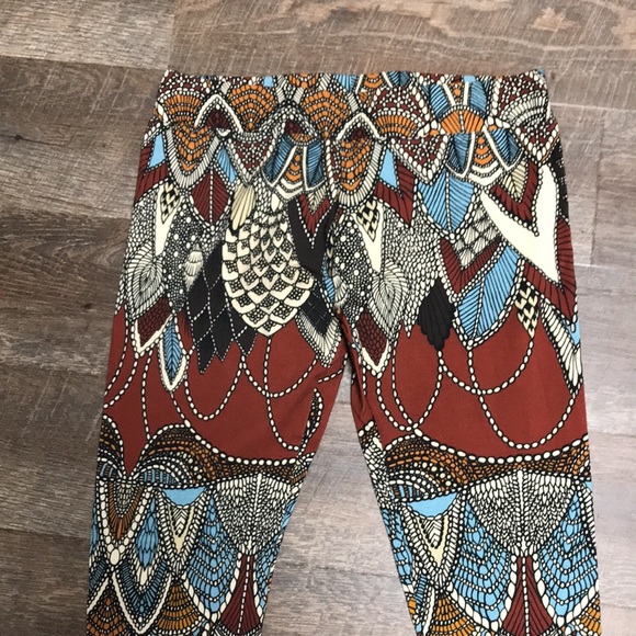 Shovava Batik-style Print Cotton Leggings size medium - Picture 2 of 6